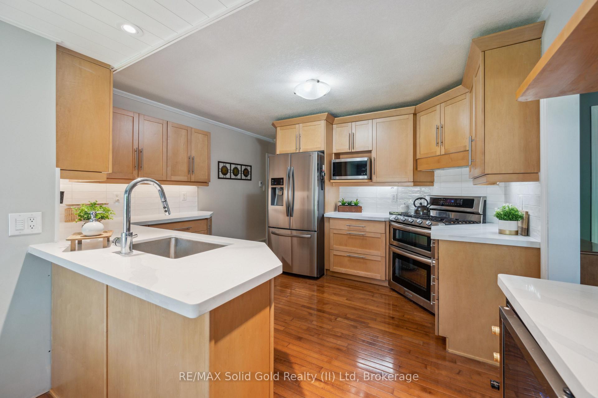 Photo 12 of 44 Sandsprings Court, Kitchener — HOMEH