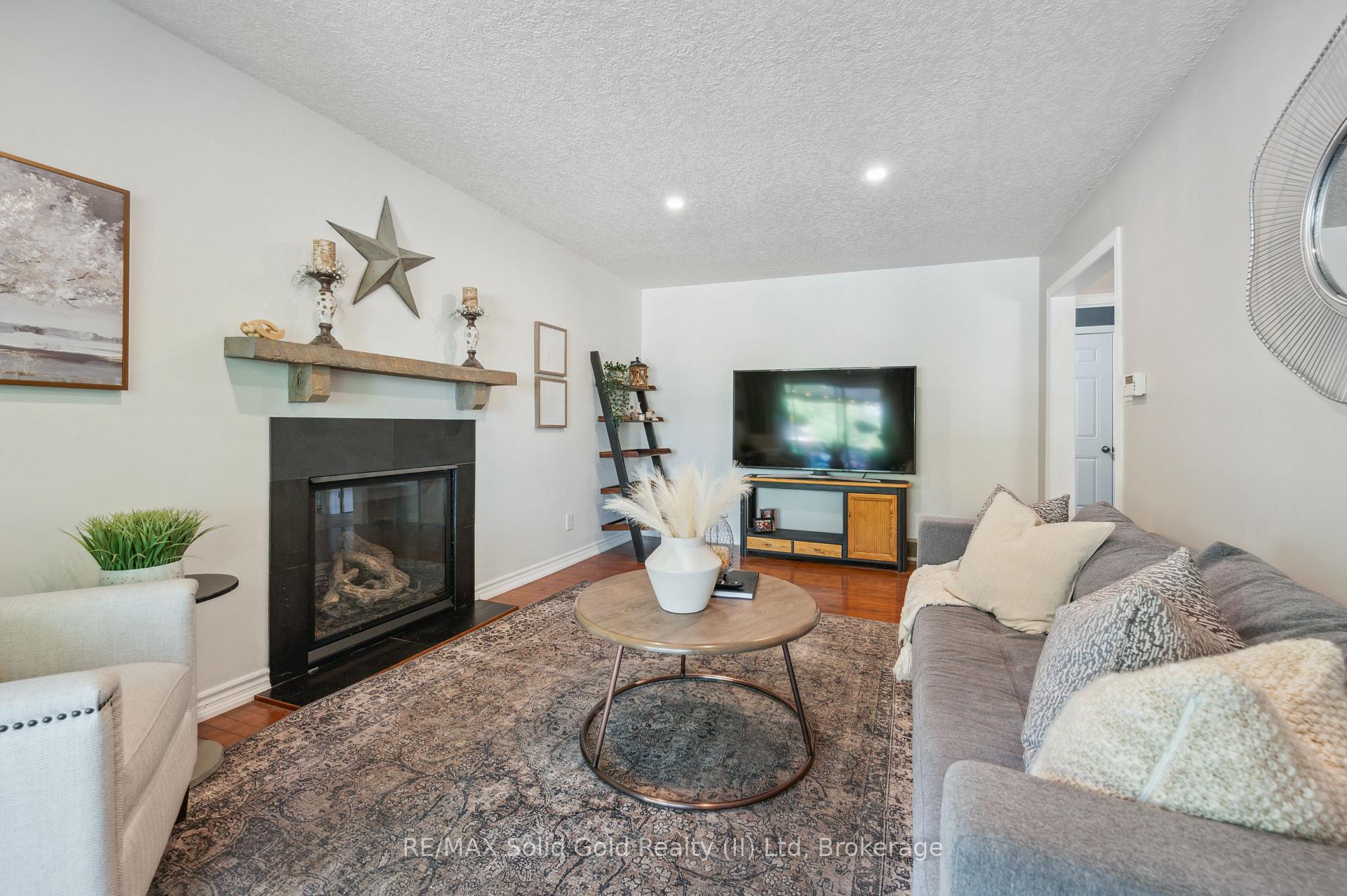 Photo 15 of 44 Sandsprings Court, Kitchener — HOMEH