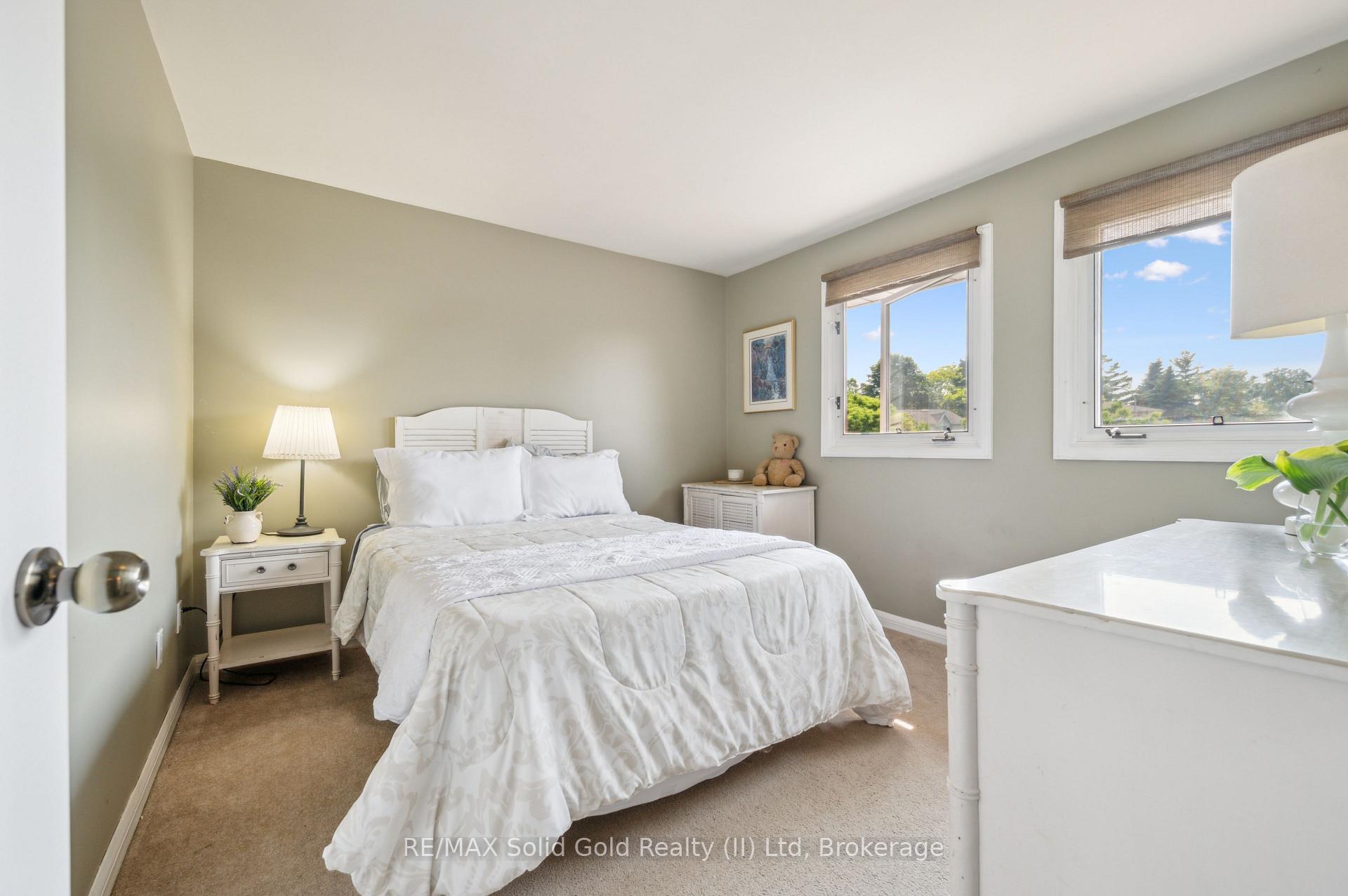 Photo 24 of 44 Sandsprings Court, Kitchener — HOMEH