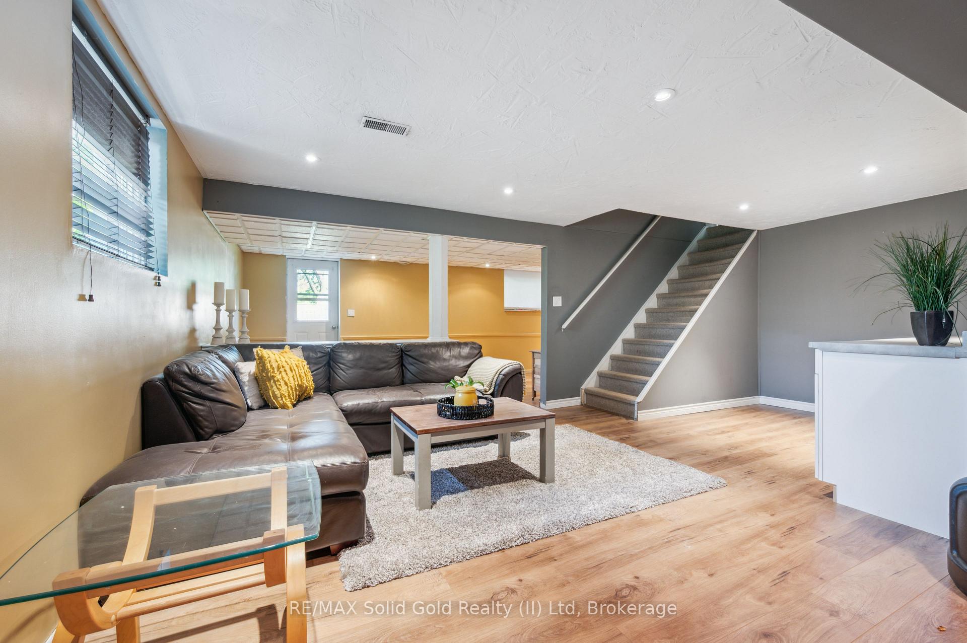 Photo 28 of 44 Sandsprings Court, Kitchener — HOMEH
