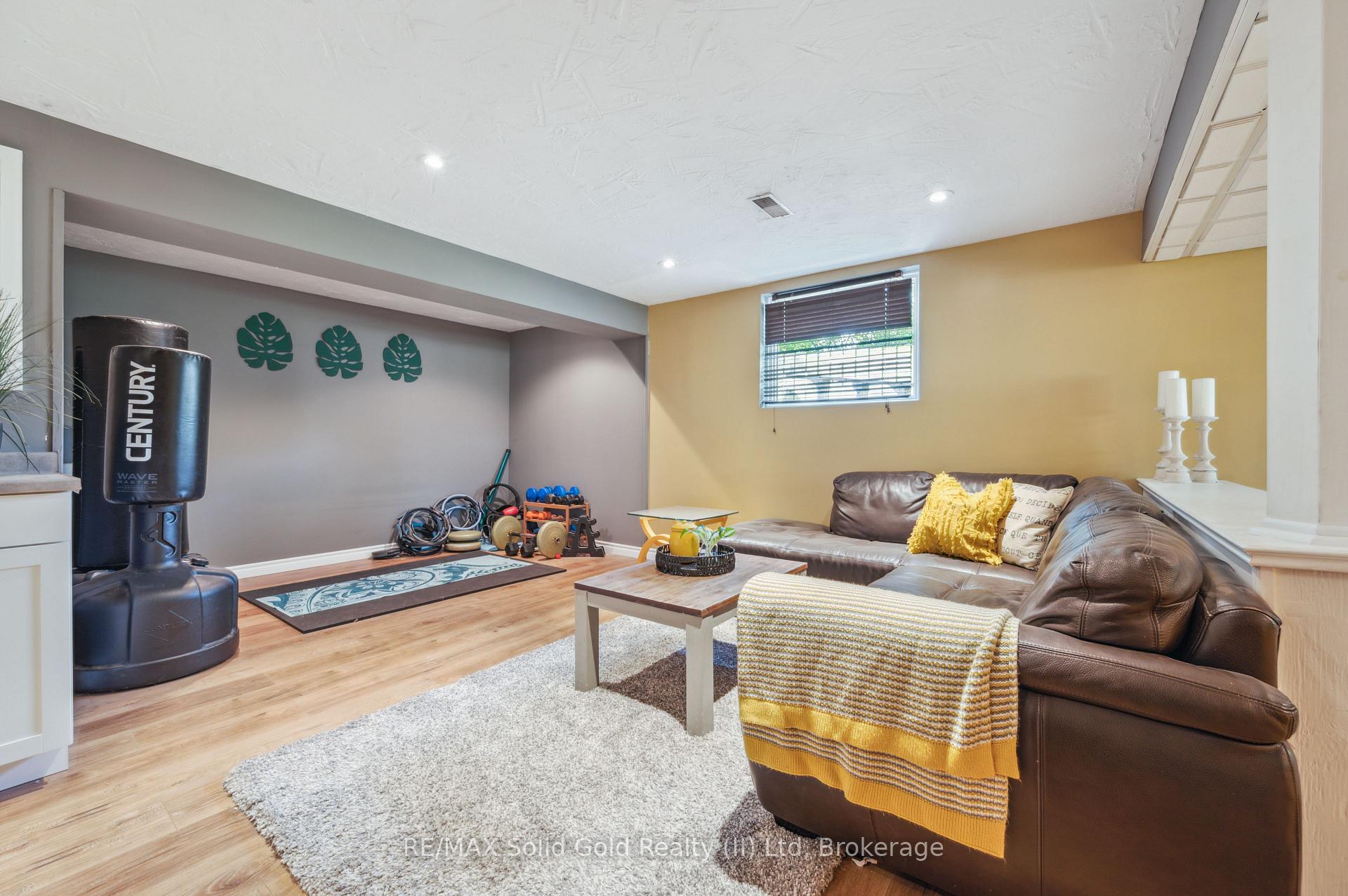 Photo 29 of 44 Sandsprings Court, Kitchener — HOMEH