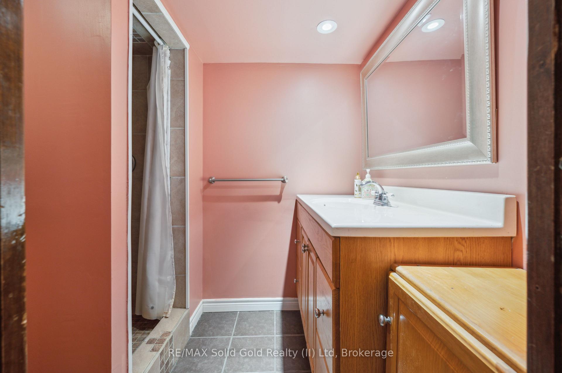 Photo 30 of 44 Sandsprings Court, Kitchener — HOMEH
