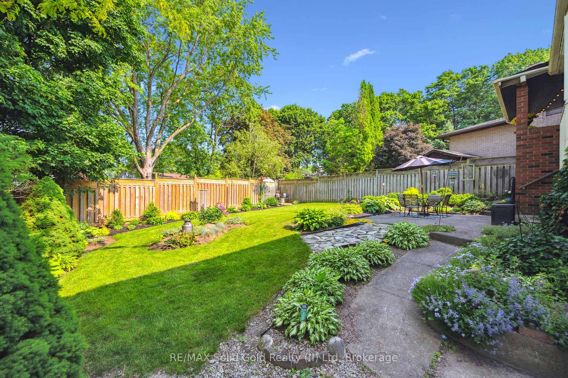 Photo 36 of 44 Sandsprings Court, Kitchener — HOMEH