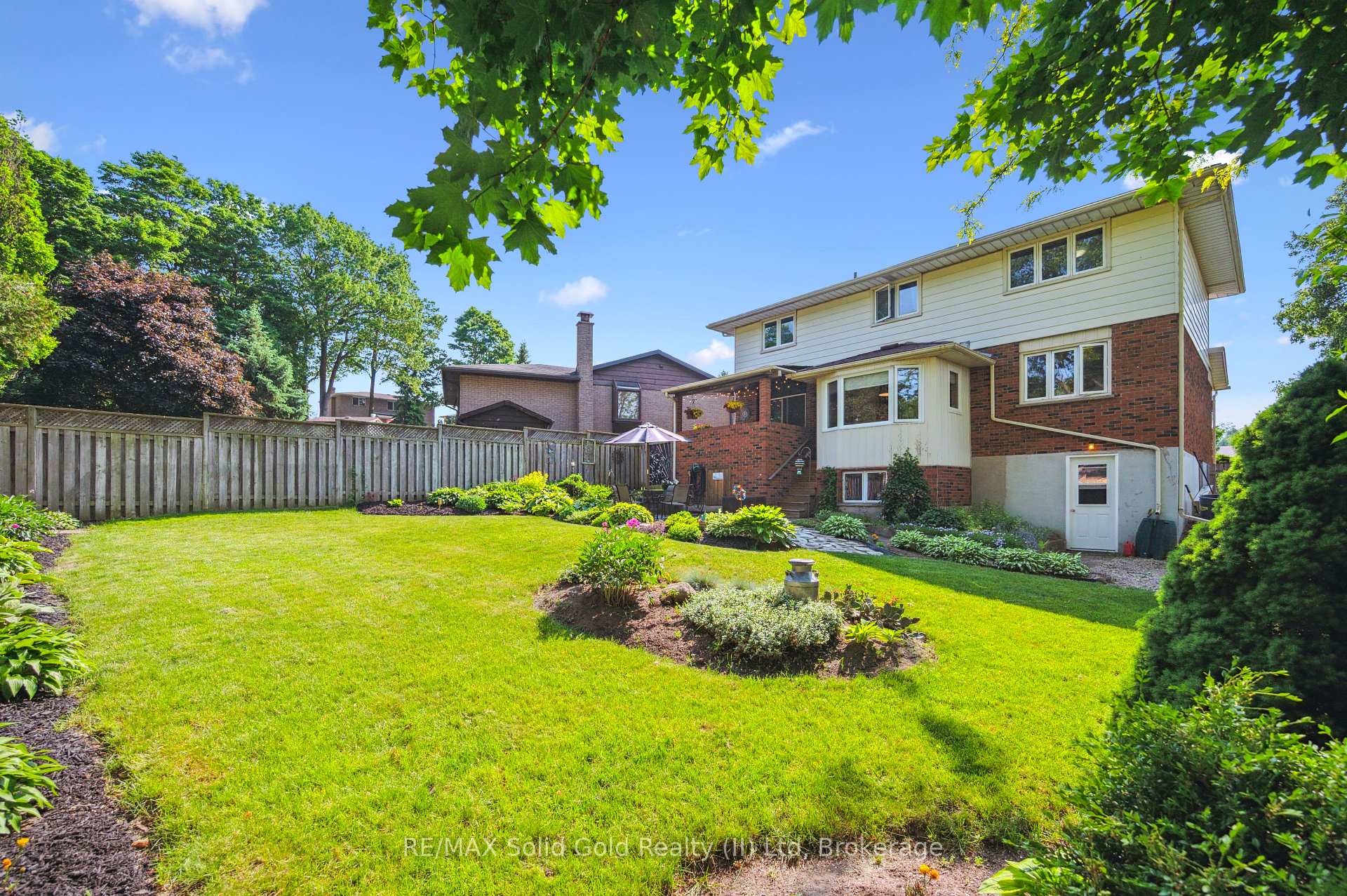 Photo 37 of 44 Sandsprings Court, Kitchener — HOMEH