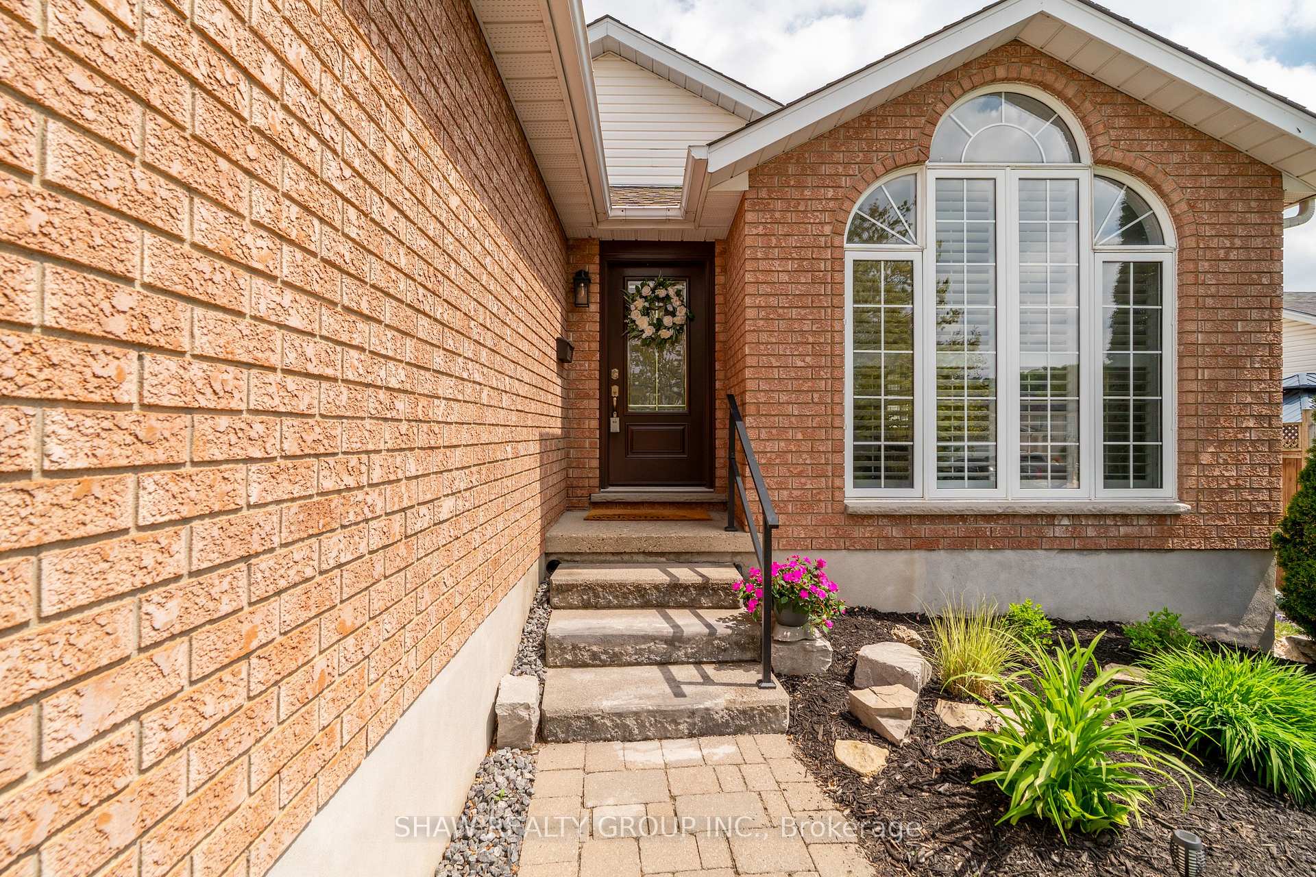 Photo 6 of 210 Misty Court, Kitchener — HOMEH