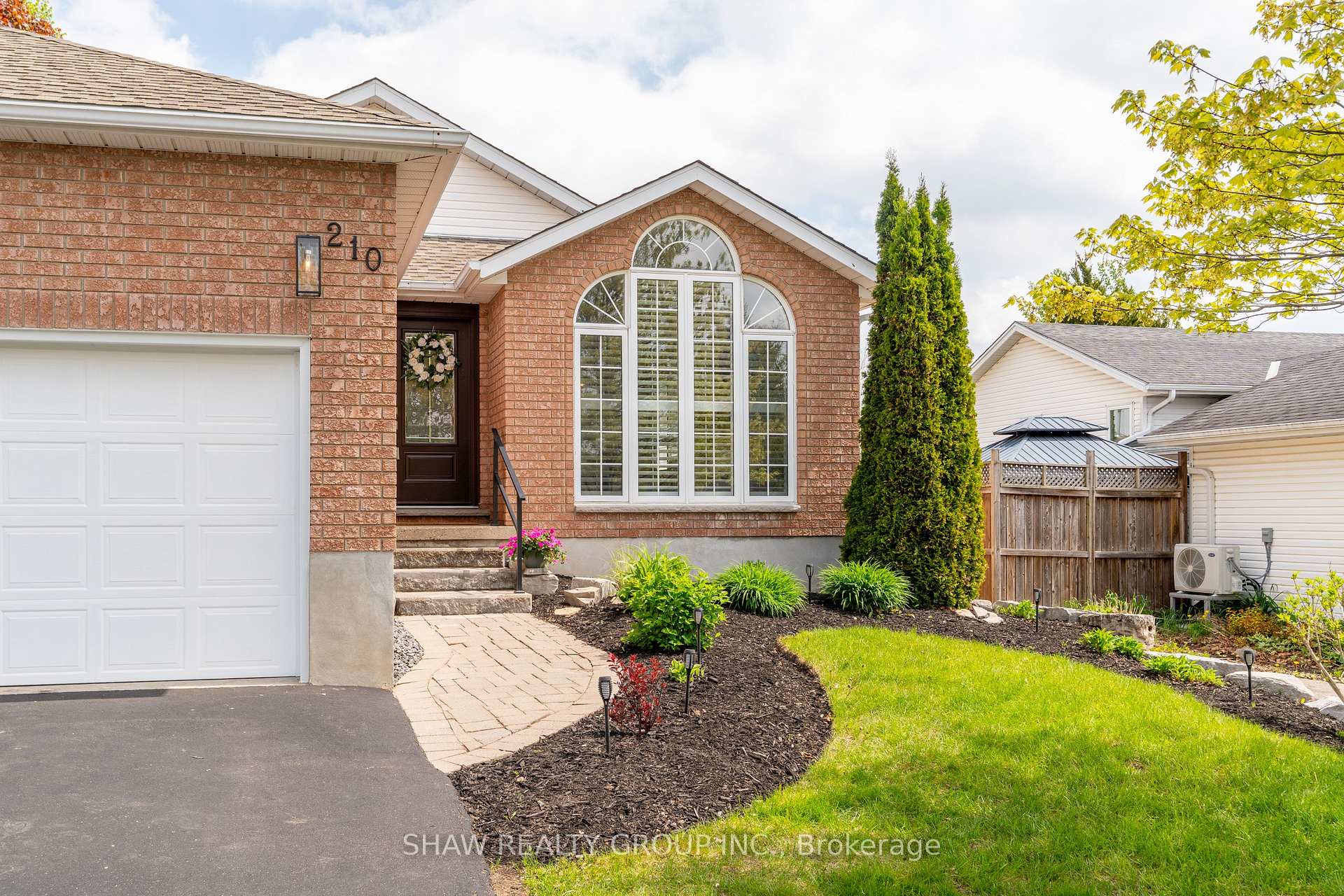 Photo 7 of 210 Misty Court, Kitchener — HOMEH