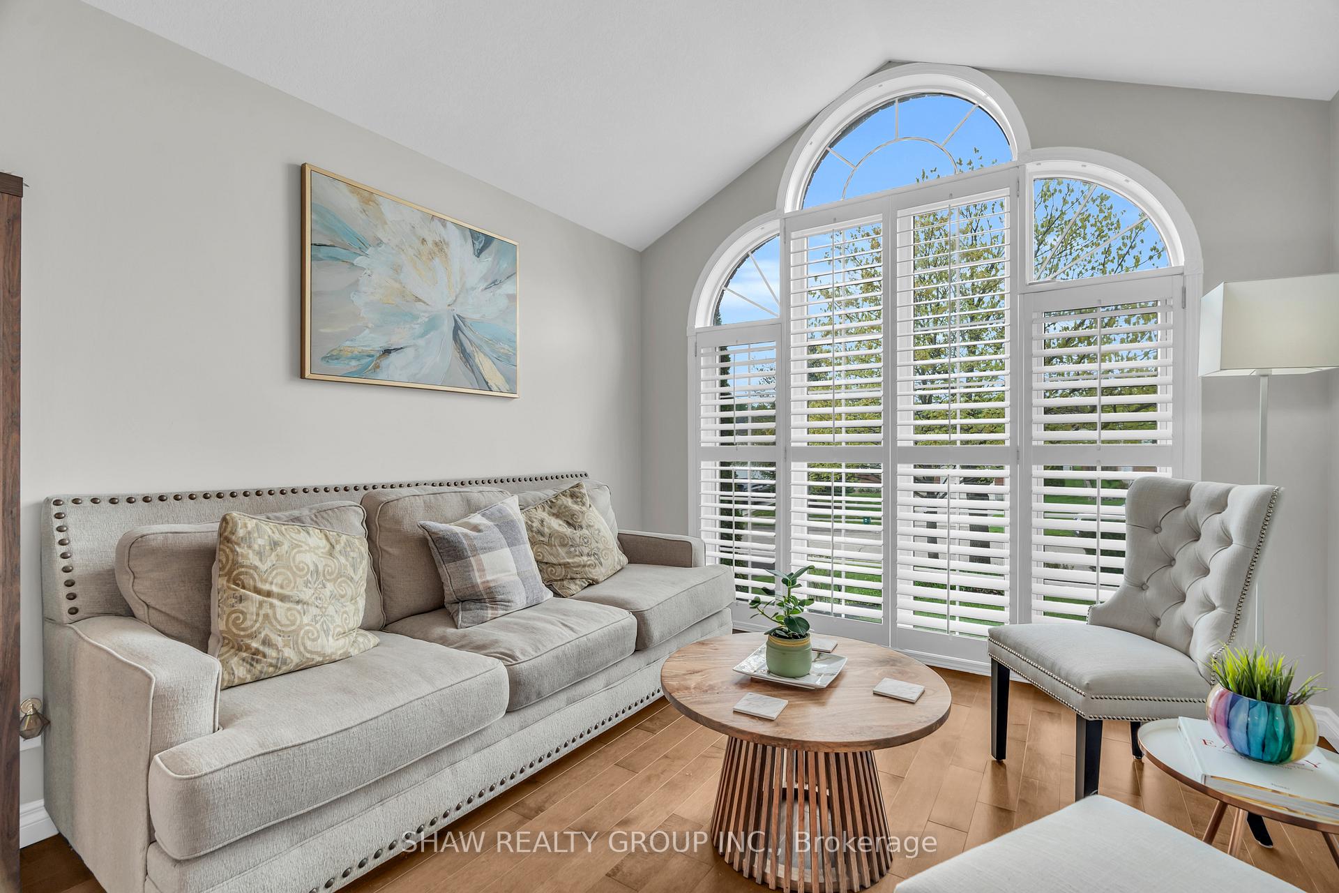 Photo 9 of 210 Misty Court, Kitchener — HOMEH