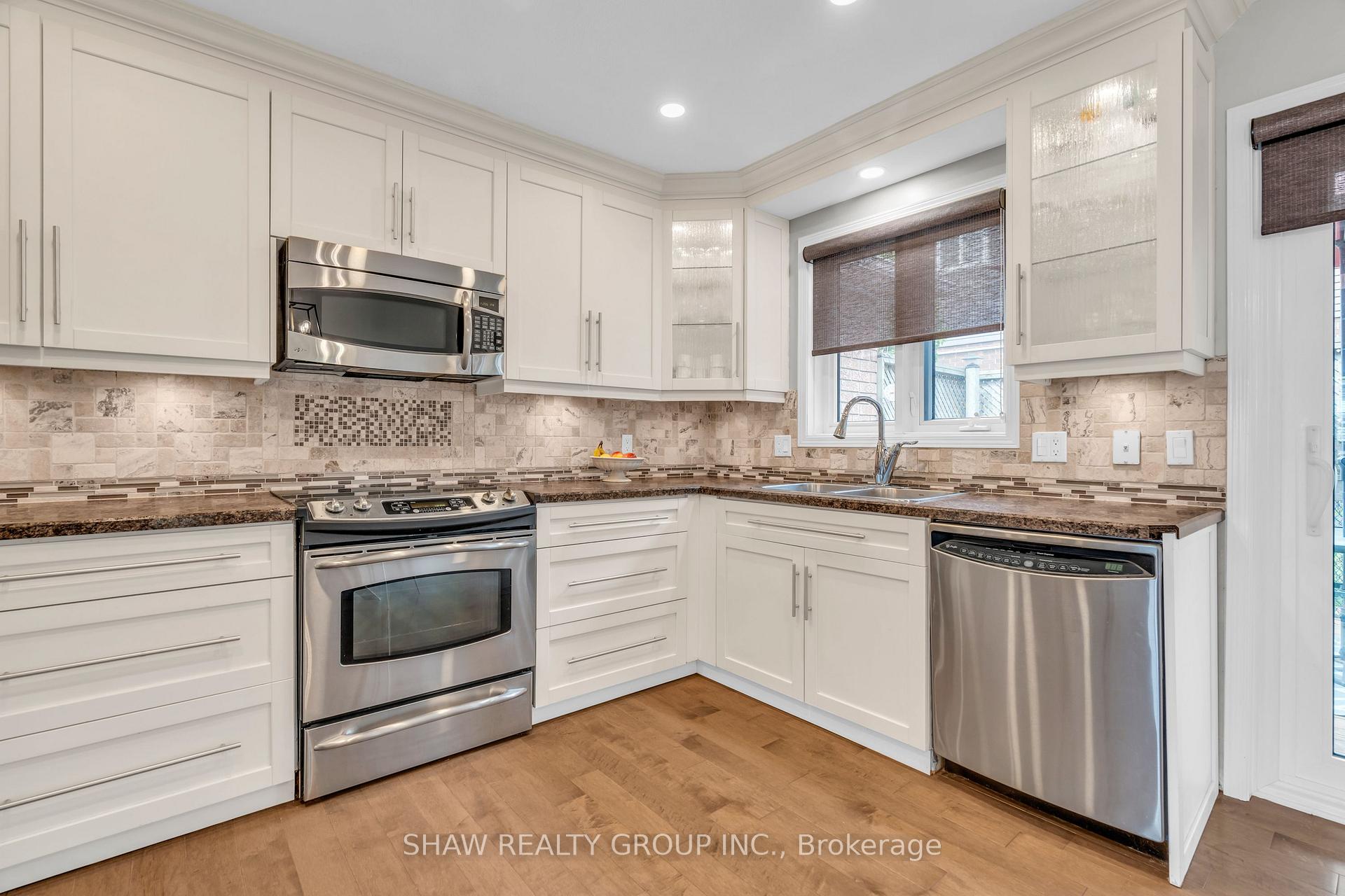 Photo 14 of 210 Misty Court, Kitchener — HOMEH