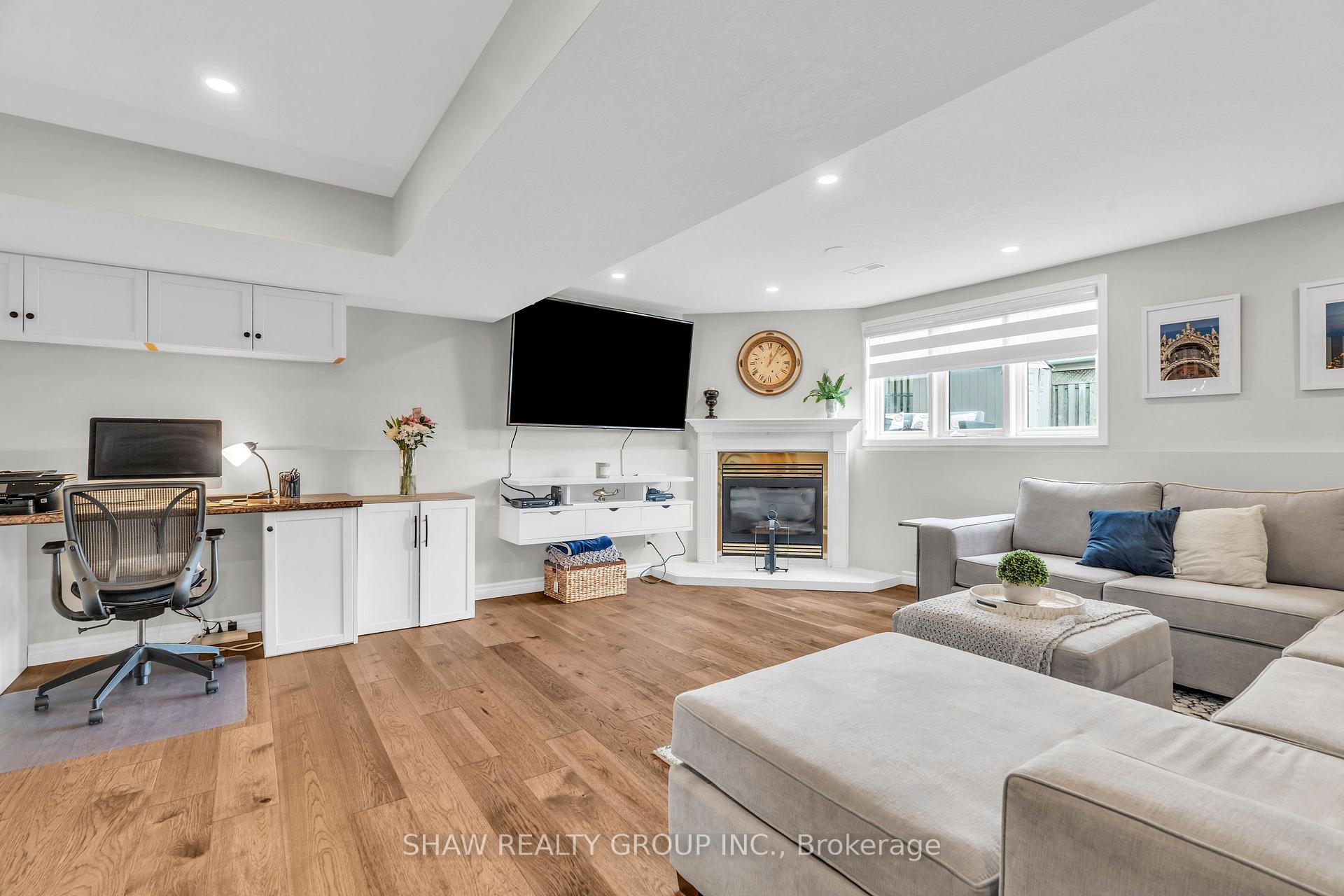 Photo 18 of 210 Misty Court, Kitchener — HOMEH