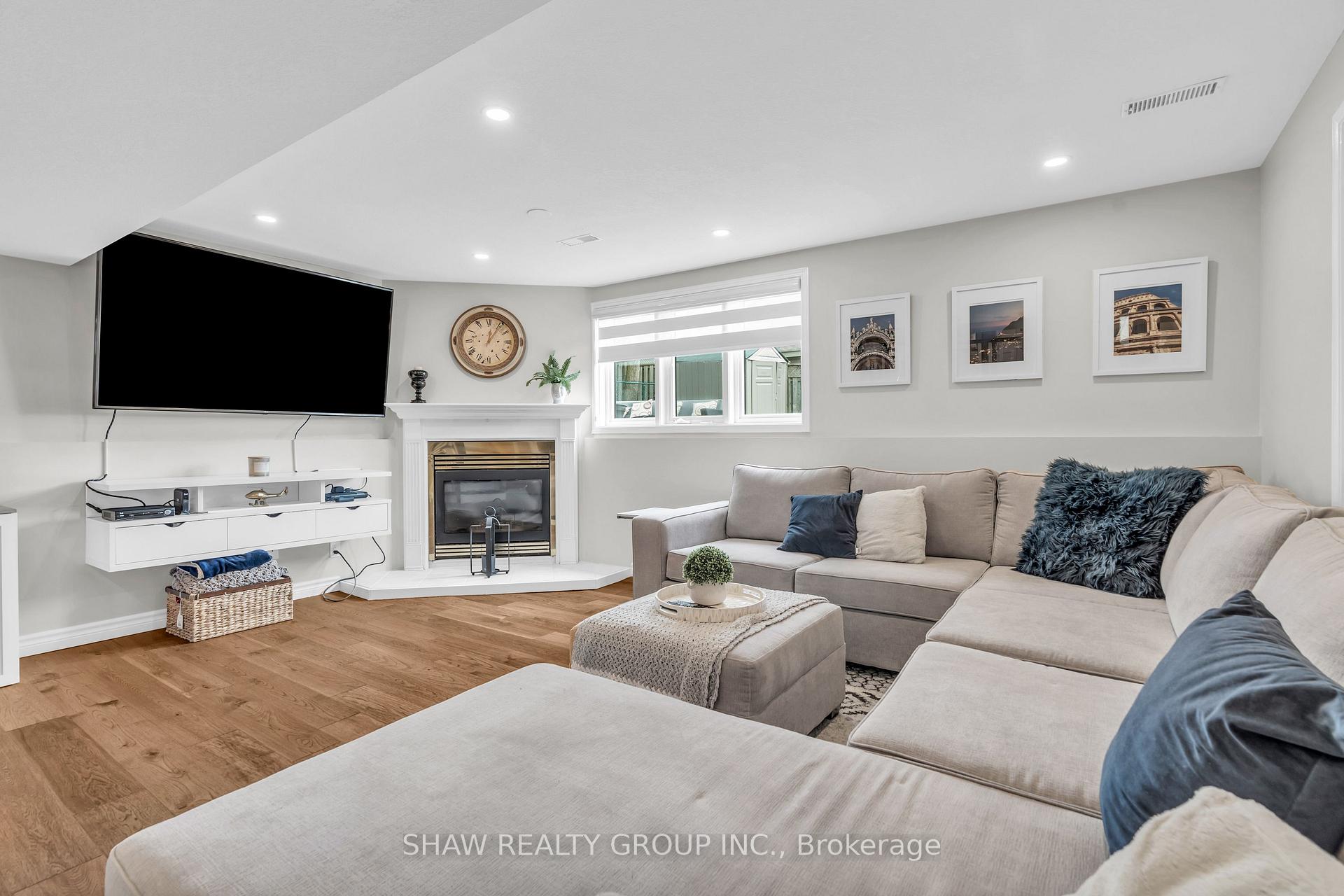 Photo 19 of 210 Misty Court, Kitchener — HOMEH
