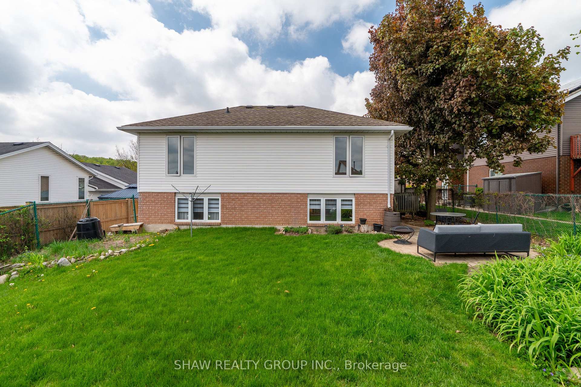 Photo 35 of 210 Misty Court, Kitchener — HOMEH