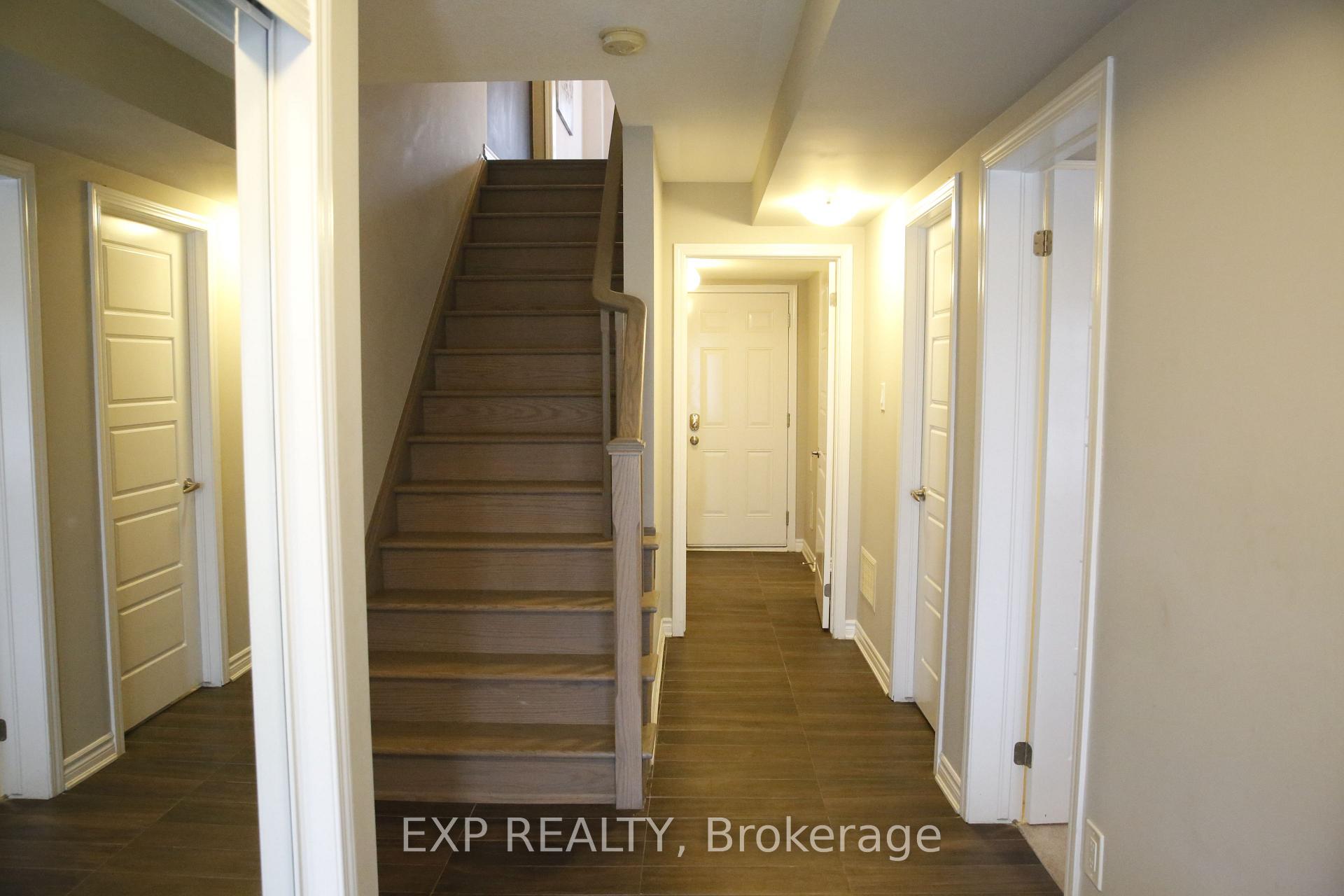 Photo 2 of Unit 10, 230 Avonsyde Boulevard, Hamilton, Waterdown — HOMEH