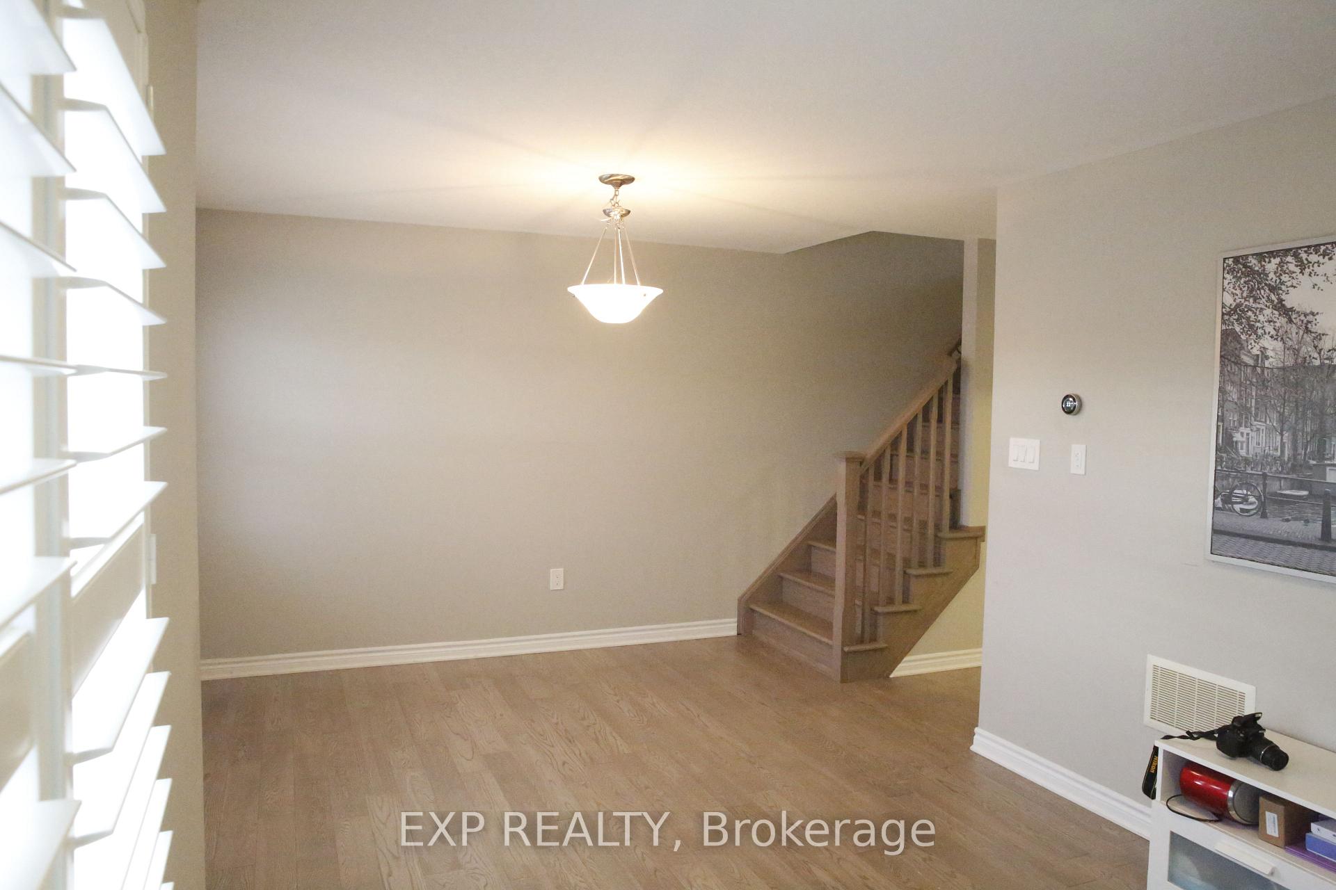 Photo 16 of Unit 10, 230 Avonsyde Boulevard, Hamilton, Waterdown — HOMEH