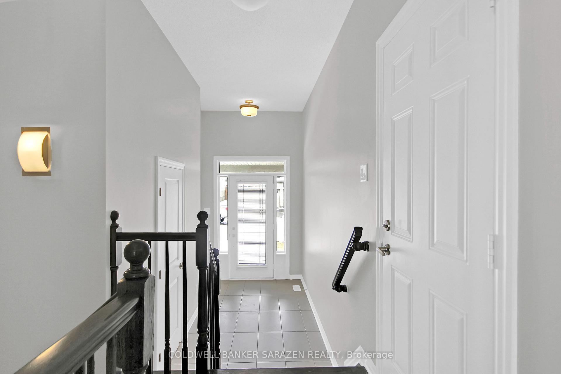 Photo 3 of 526 Rioja Street, Ottawa, Kanata - Emerald Meadows/Trailwest — HOMEH