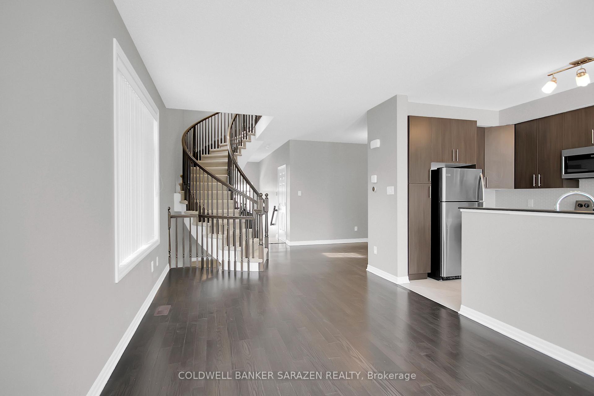 Photo 10 of 526 Rioja Street, Ottawa, Kanata - Emerald Meadows/Trailwest — HOMEH