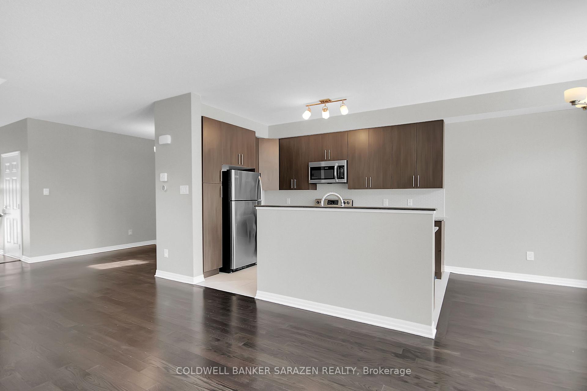 Photo 11 of 526 Rioja Street, Ottawa, Kanata - Emerald Meadows/Trailwest — HOMEH