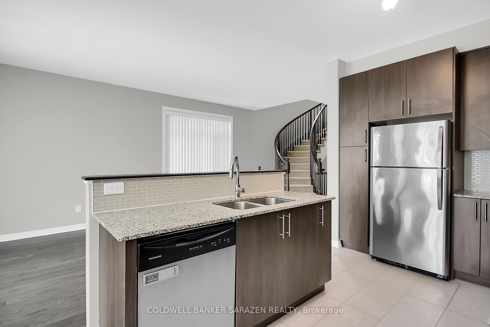 Photo 19 of 526 Rioja Street, Ottawa, Kanata - Emerald Meadows/Trailwest — HOMEH