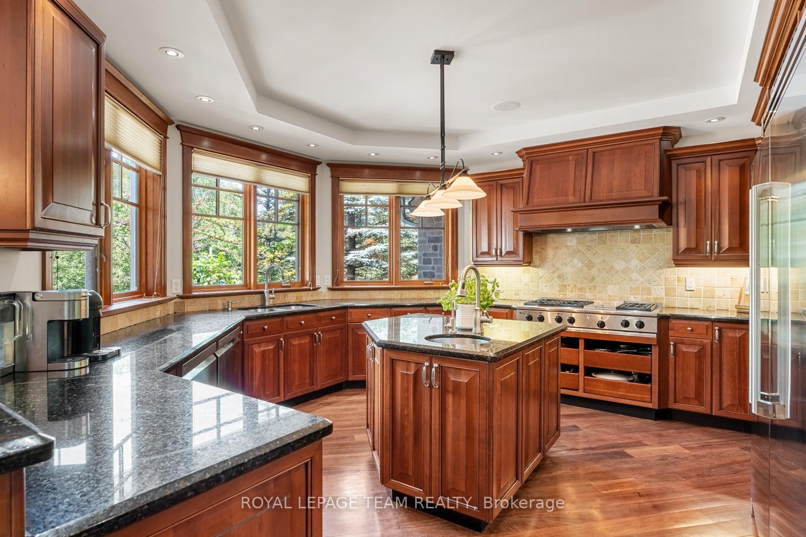 Photo 8 of 33 Marchbrook Circle, Ottawa, Kanata - Rural Kanata (Central) — HOMEH