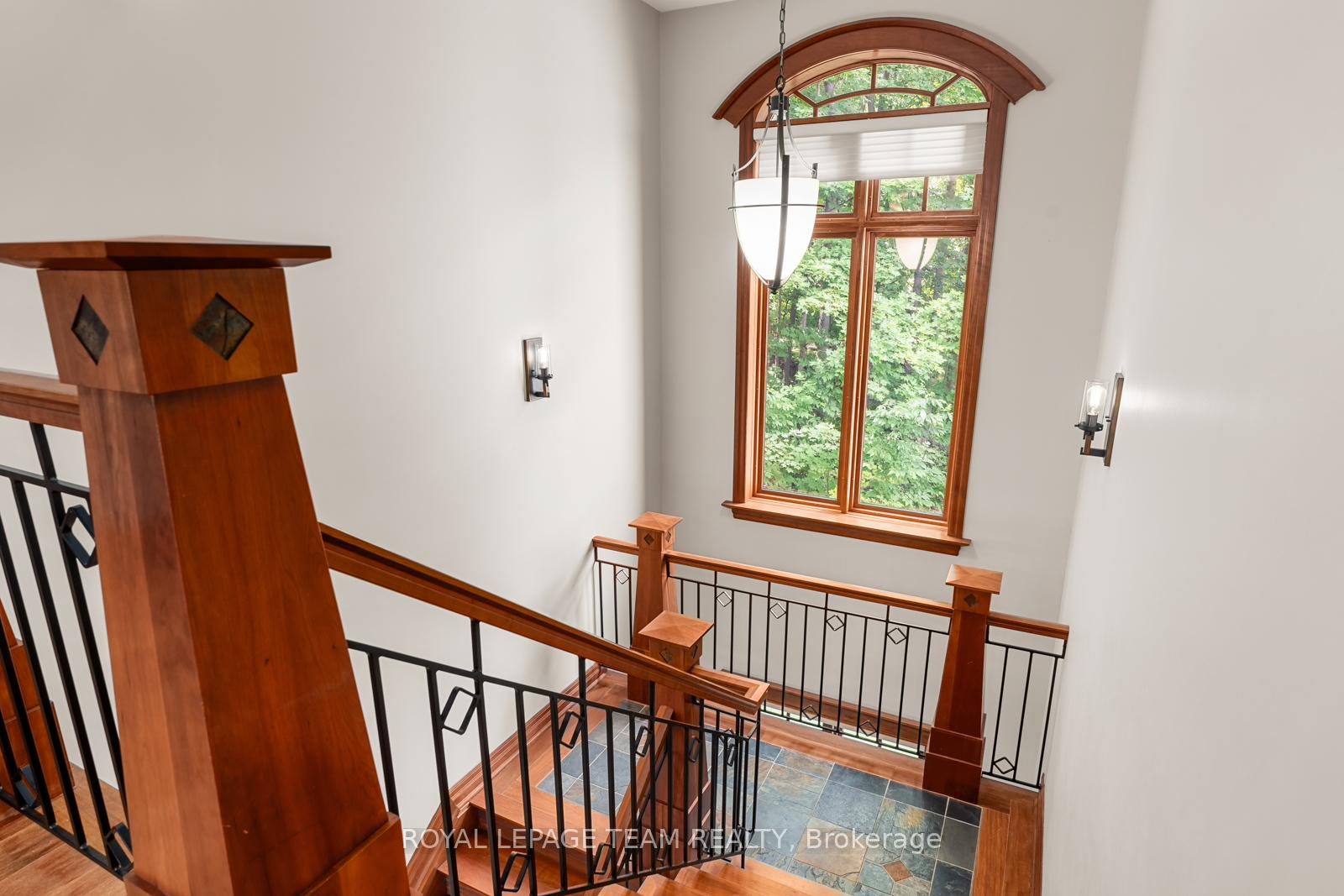 Photo 11 of 33 Marchbrook Circle, Ottawa, Kanata - Rural Kanata (Central) — HOMEH