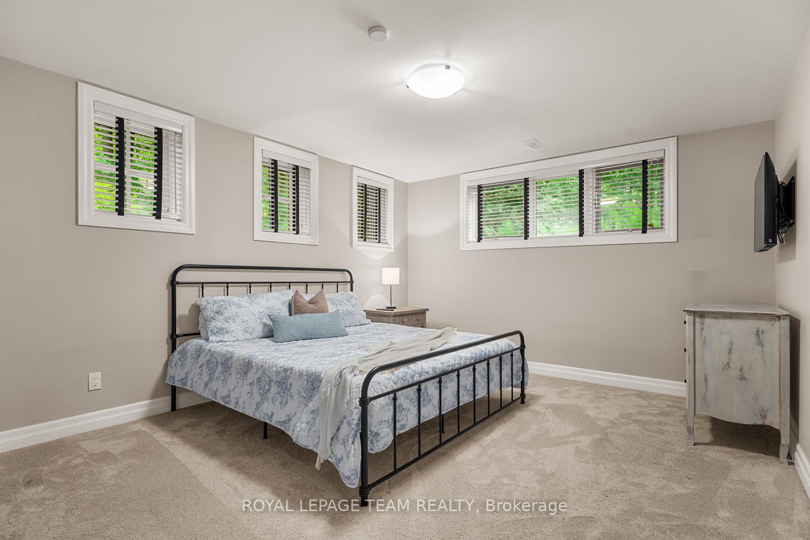 Photo 25 of 33 Marchbrook Circle, Ottawa, Kanata - Rural Kanata (Central) — HOMEH