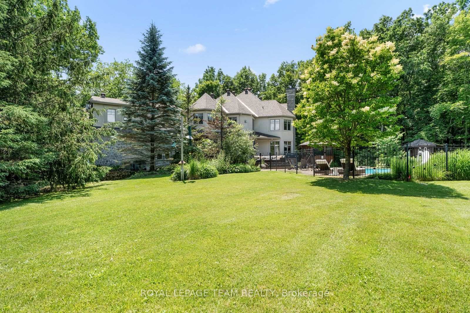 Photo 29 of 33 Marchbrook Circle, Ottawa, Kanata - Rural Kanata (Central) — HOMEH