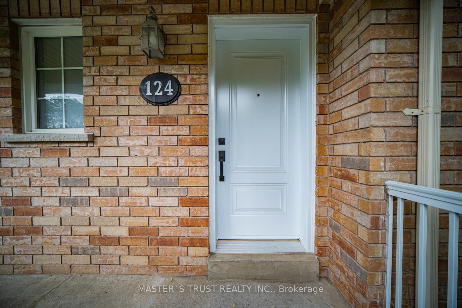 Photo 2 of 124 White's Hill Avenue, Markham, Cornell — HOMEH