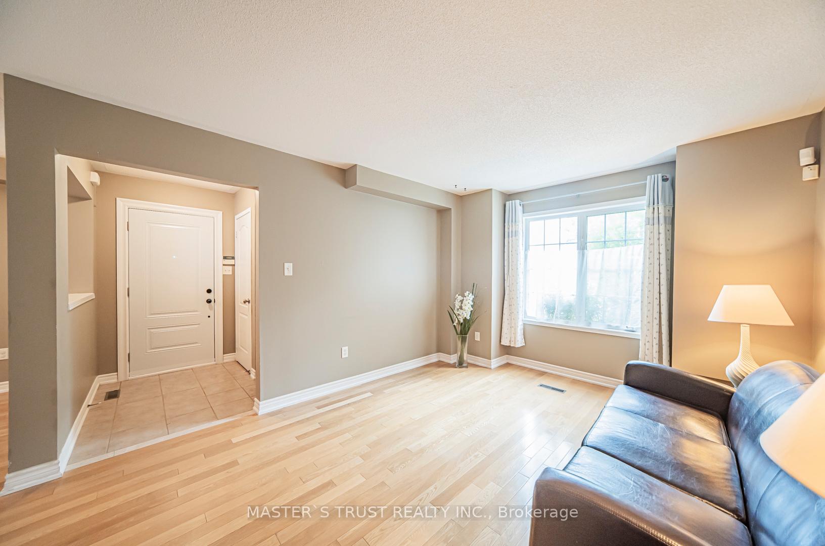 Photo 4 of 124 White's Hill Avenue, Markham, Cornell — HOMEH