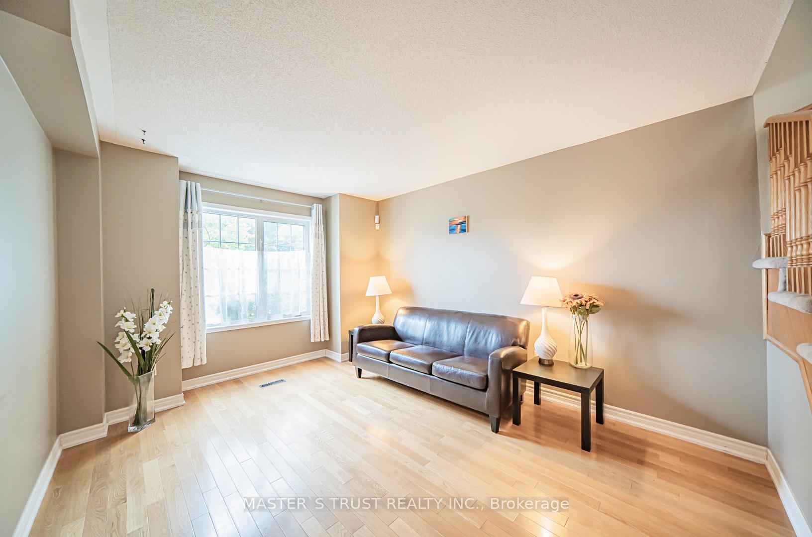 Photo 6 of 124 White's Hill Avenue, Markham, Cornell — HOMEH