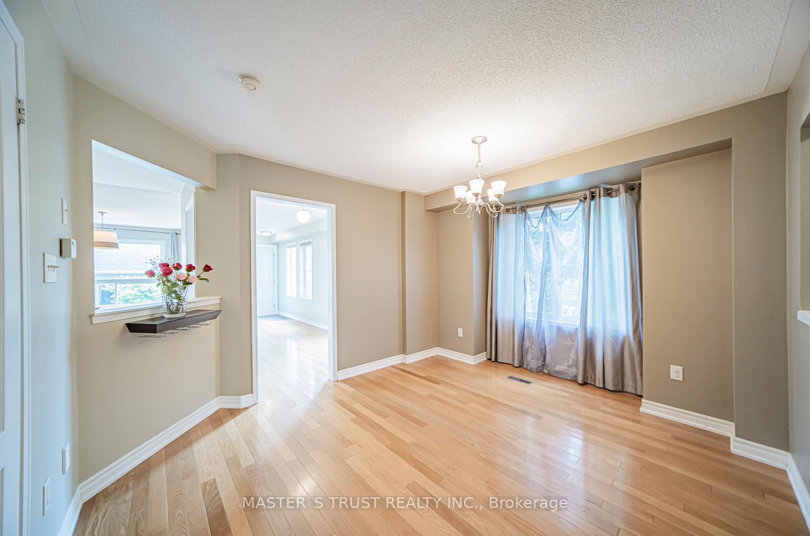 Photo 9 of 124 White's Hill Avenue, Markham, Cornell — HOMEH