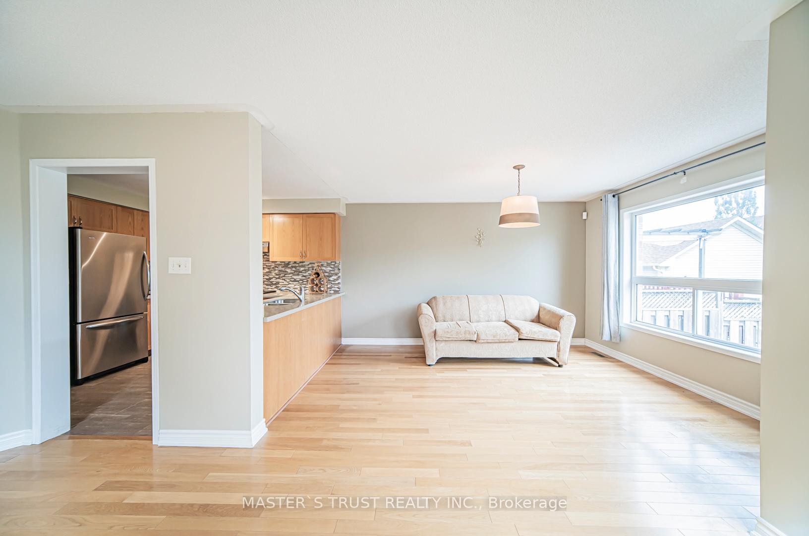 Photo 11 of 124 White's Hill Avenue, Markham, Cornell — HOMEH