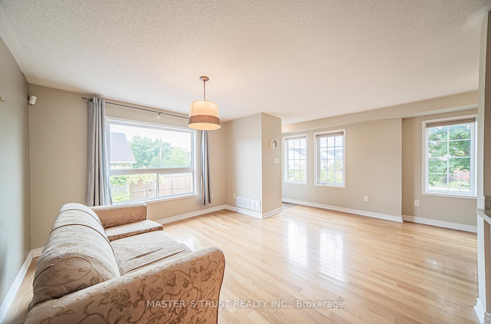 Photo 12 of 124 White's Hill Avenue, Markham, Cornell — HOMEH