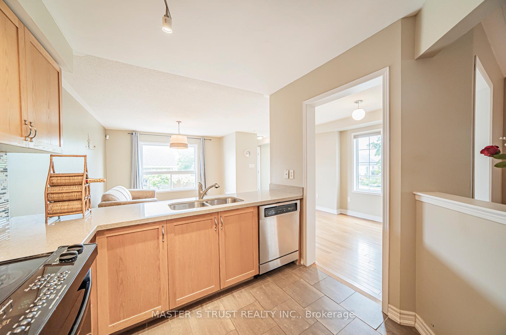 Photo 14 of 124 White's Hill Avenue, Markham, Cornell — HOMEH