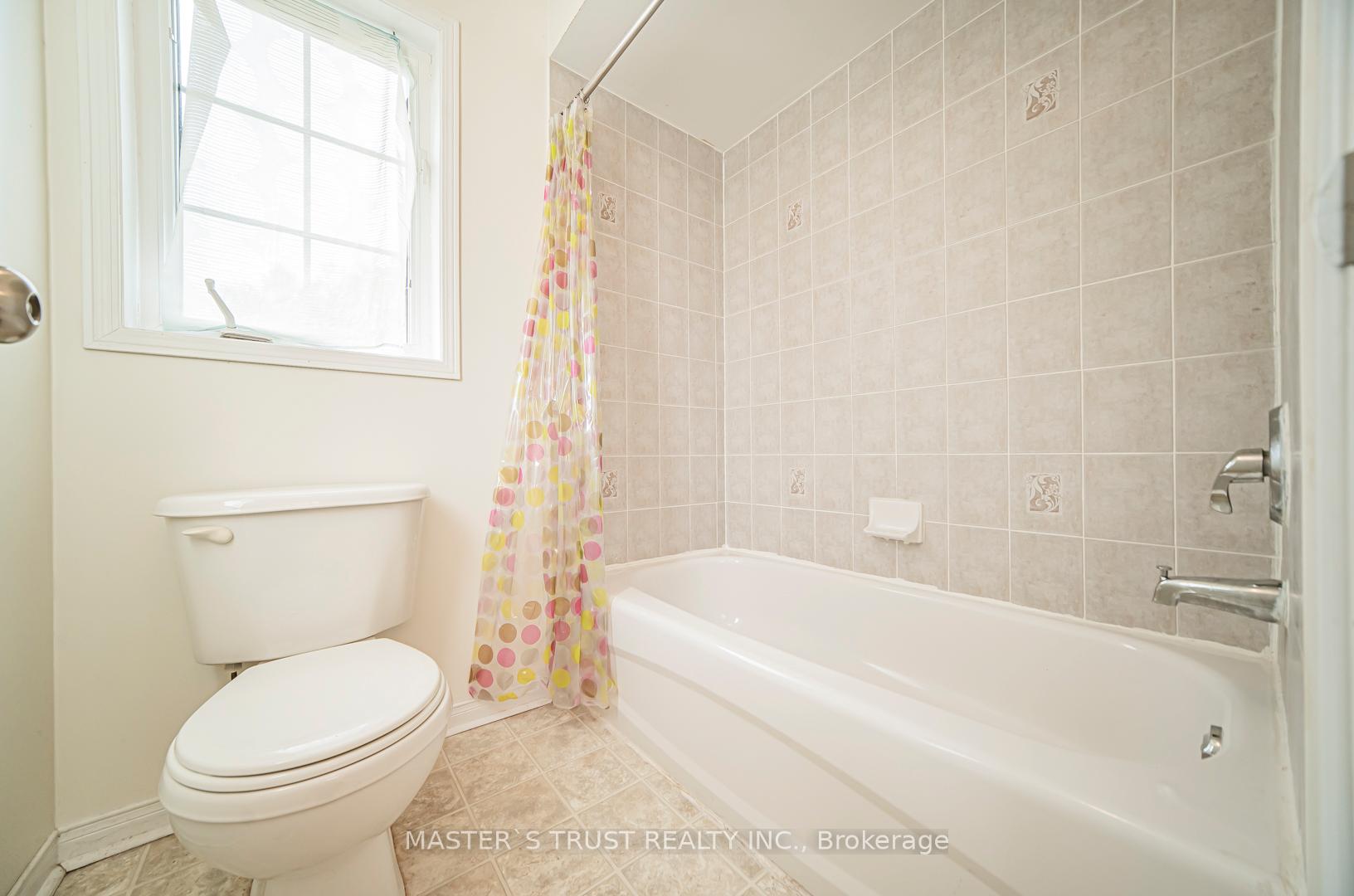 Photo 19 of 124 White's Hill Avenue, Markham, Cornell — HOMEH