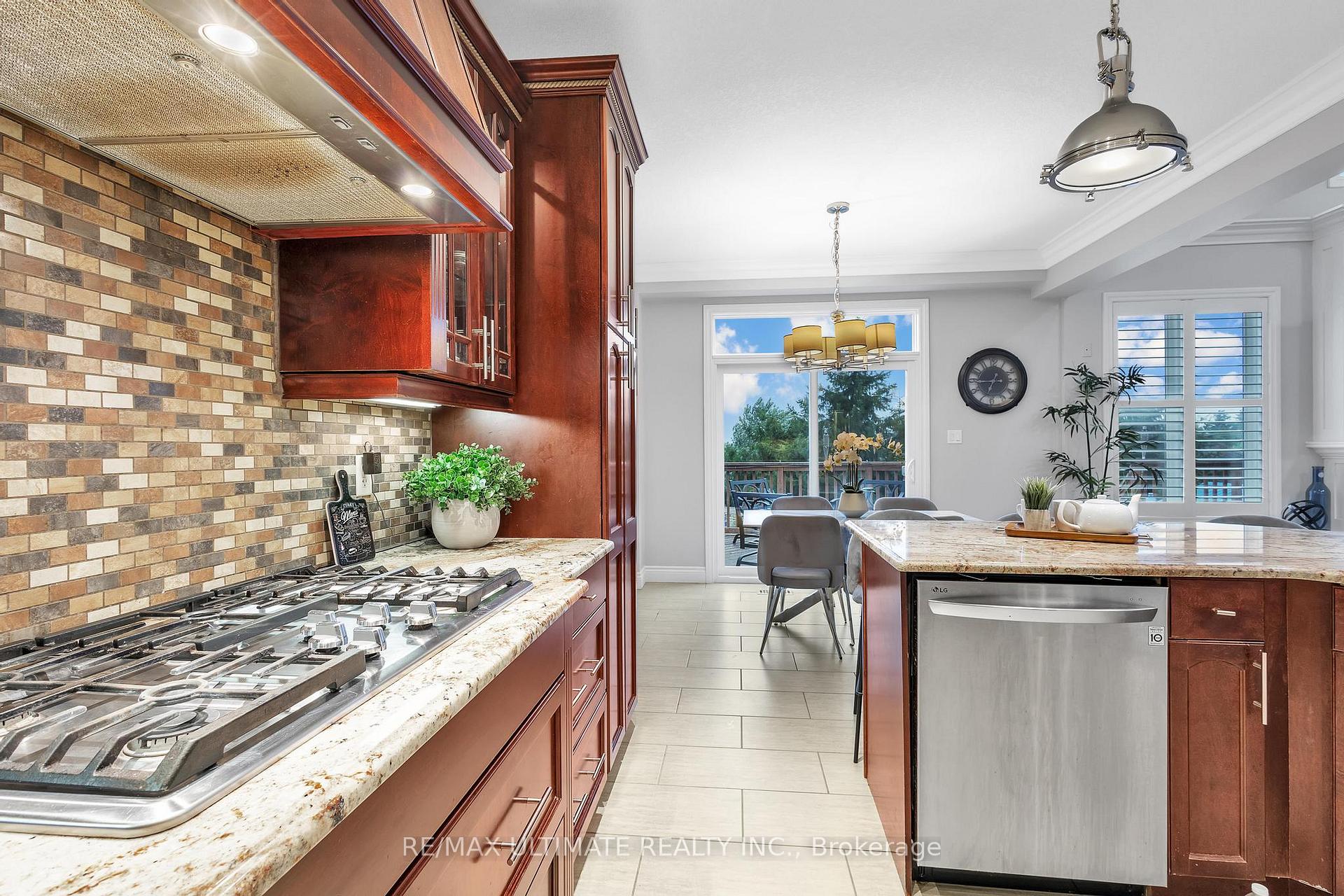 Photo 16 of 936 Manorbrook Court, Kitchener — HOMEH