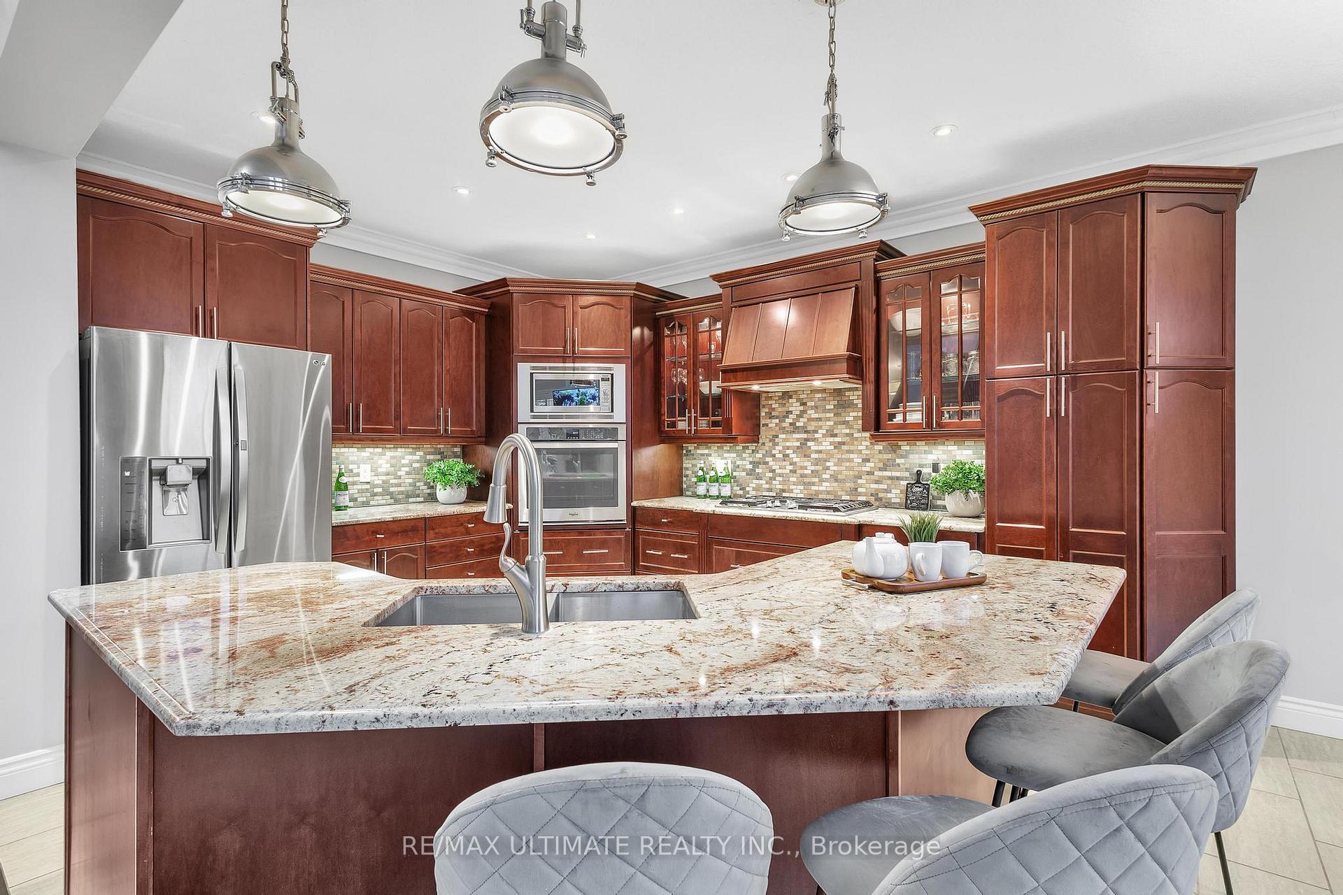 Photo 17 of 936 Manorbrook Court, Kitchener — HOMEH