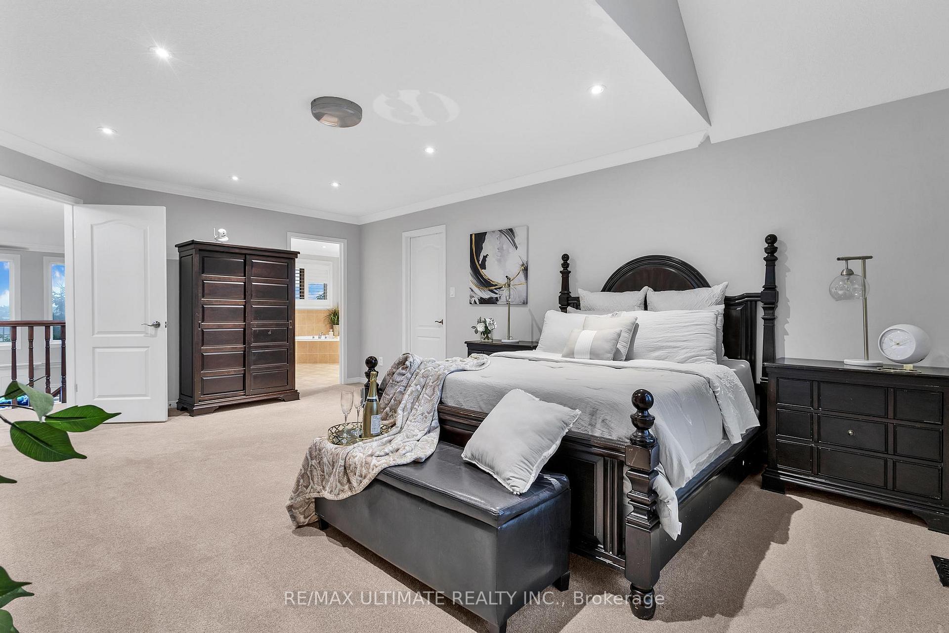Photo 33 of 936 Manorbrook Court, Kitchener — HOMEH