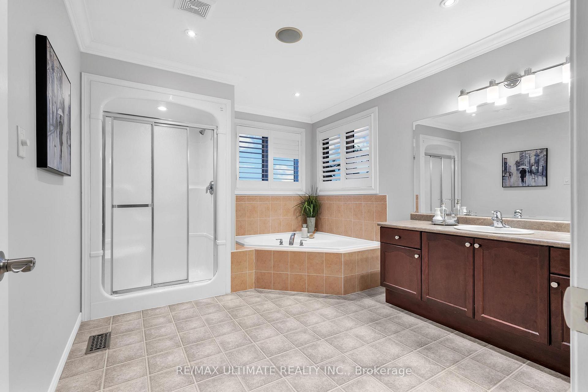Photo 34 of 936 Manorbrook Court, Kitchener — HOMEH