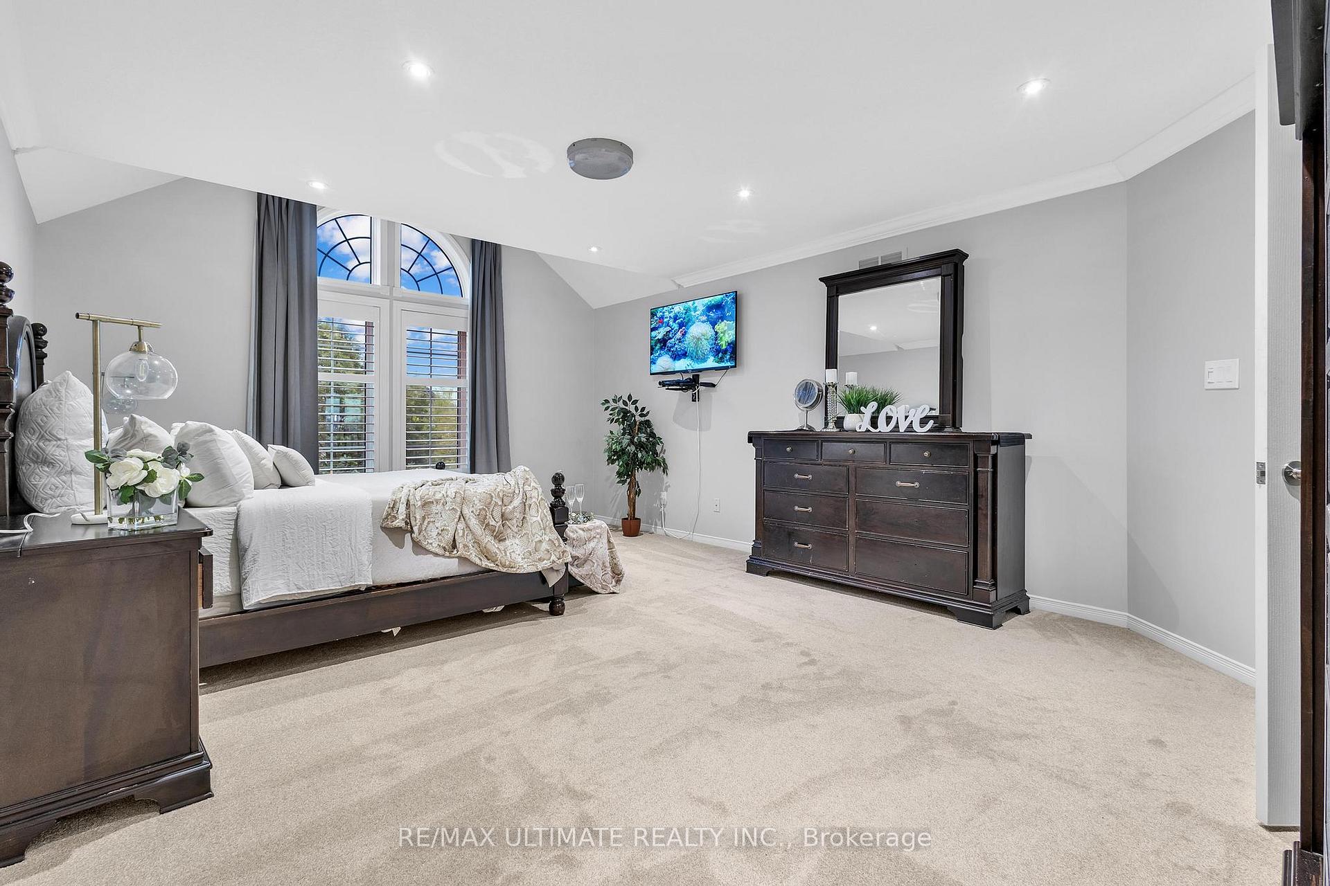 Photo 36 of 936 Manorbrook Court, Kitchener — HOMEH