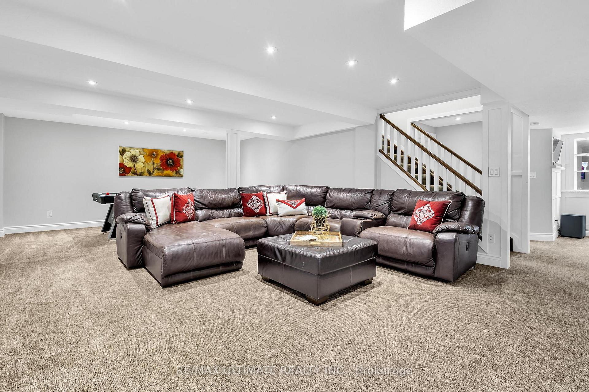 Photo 40 of 936 Manorbrook Court, Kitchener — HOMEH