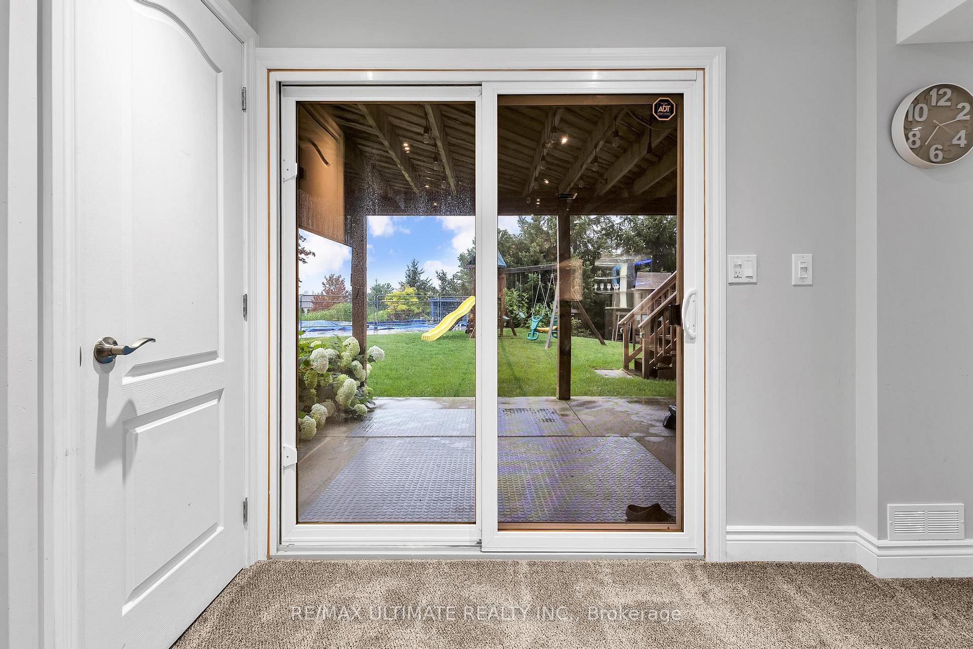 Photo 43 of 936 Manorbrook Court, Kitchener — HOMEH