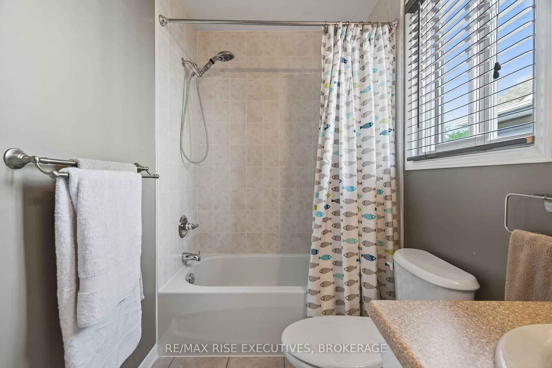 Photo 25 of 647 Walters Street, Kingston, Kingston East (Incl Barret Crt) — HOMEH