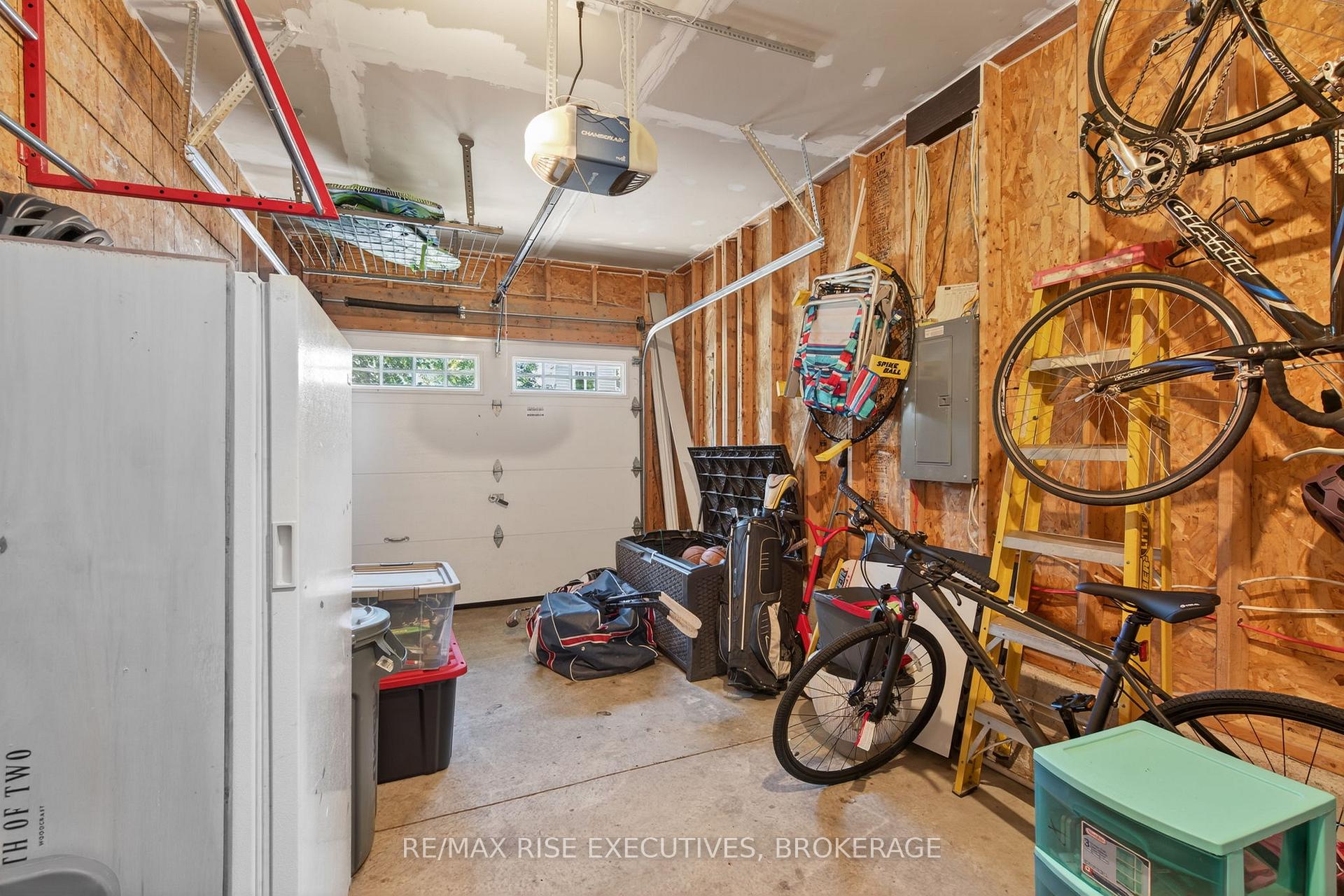 Photo 37 of 647 Walters Street, Kingston, Kingston East (Incl Barret Crt) — HOMEH