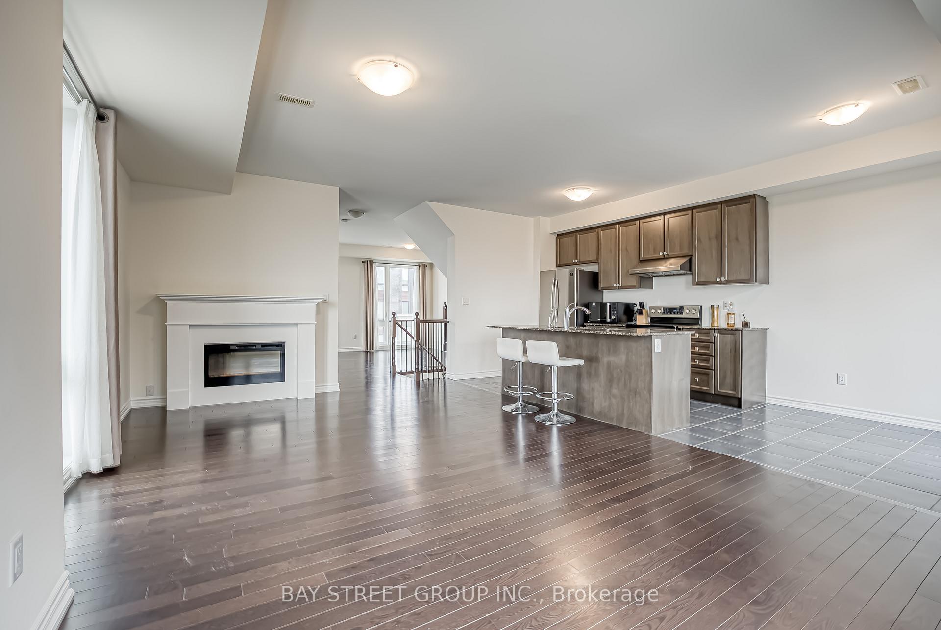 Photo 5 of 1 Breyworth Road, Markham, Victoria Square — HOMEH