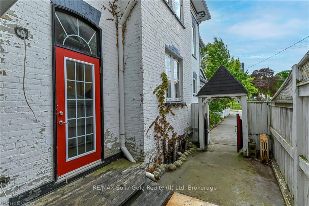 Photo 18 of 140 Lancaster Street E, Kitchener — HOMEH