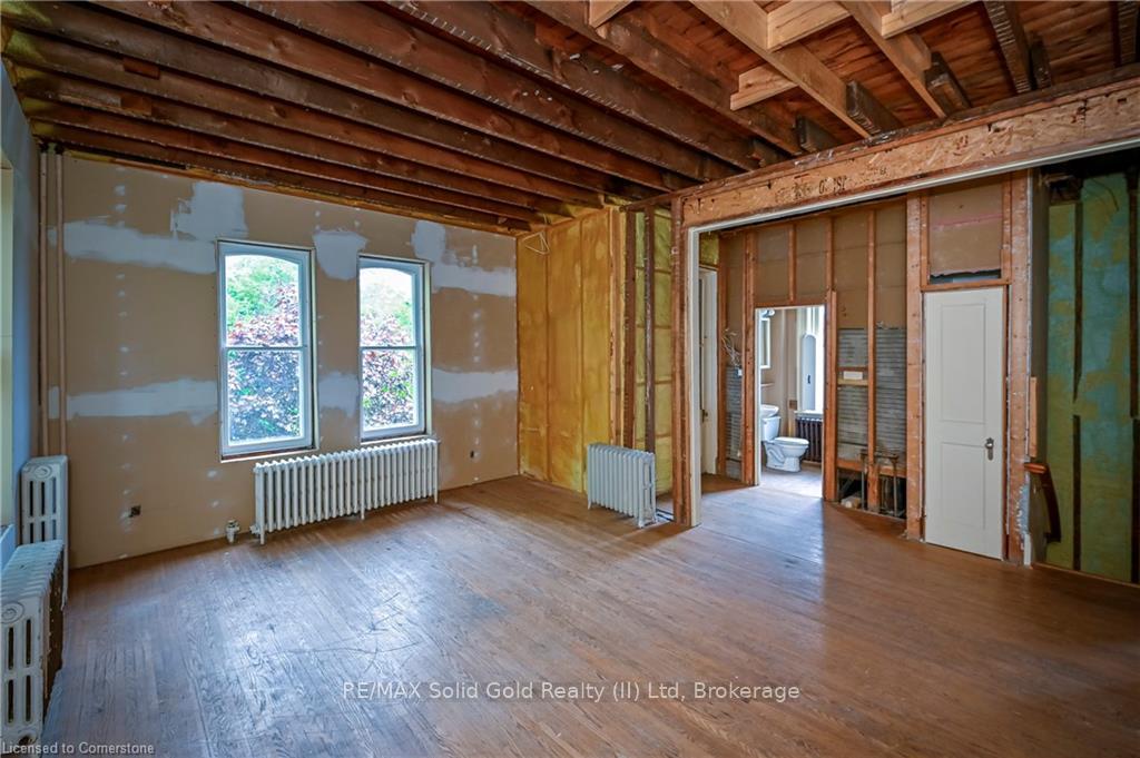 Photo 23 of 140 Lancaster Street E, Kitchener — HOMEH