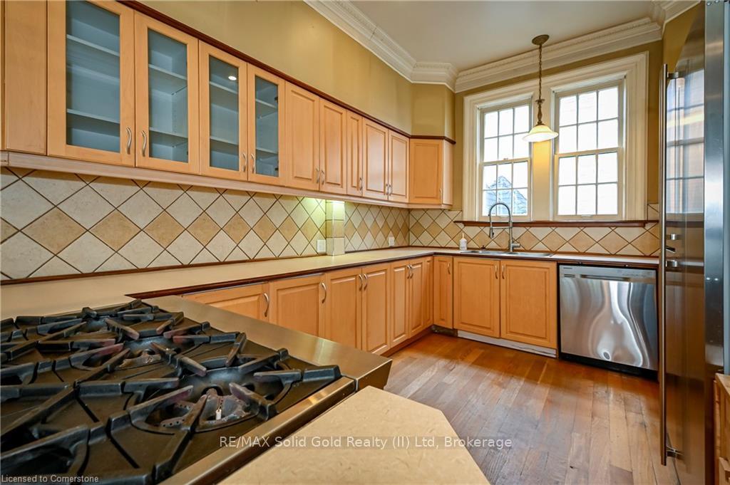 Photo 33 of 140 Lancaster Street E, Kitchener — HOMEH