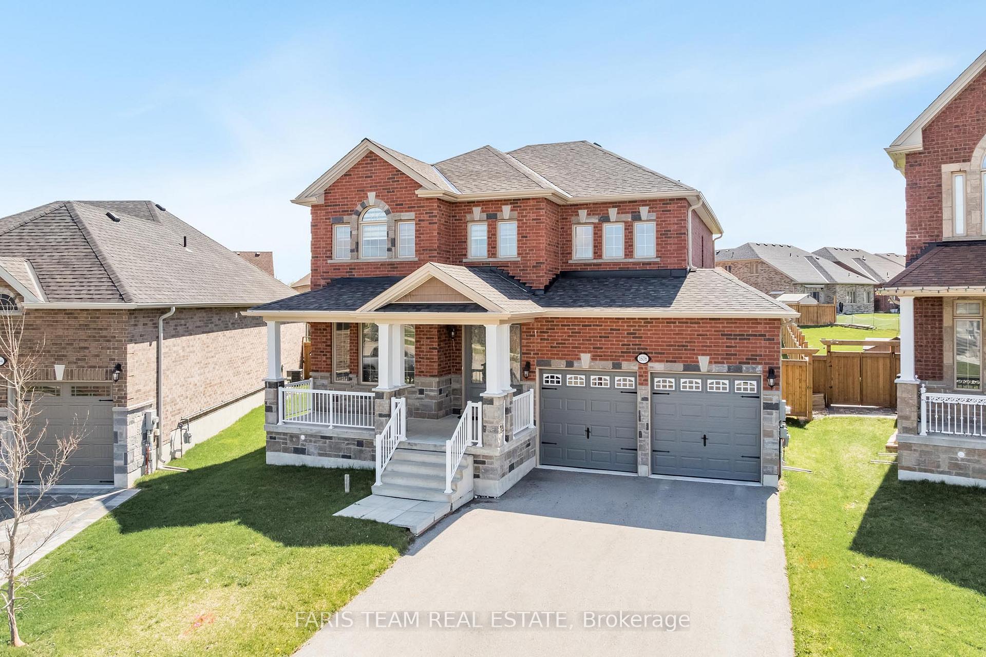 Front of 1606 Rizzardo Crescent