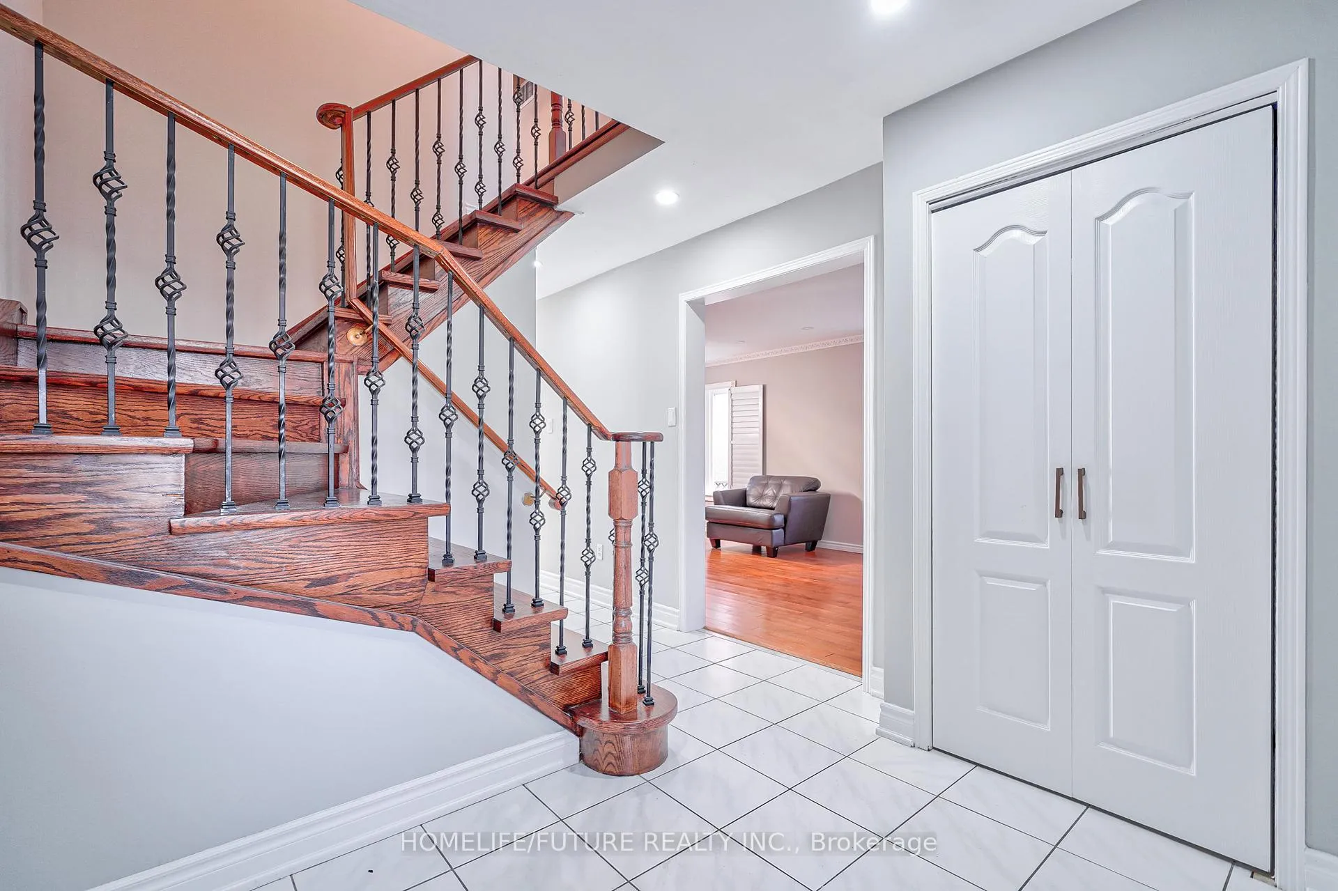 Photo 7 of Unit Main, 74 Kruger Road, Markham, Middlefield — HOMEH