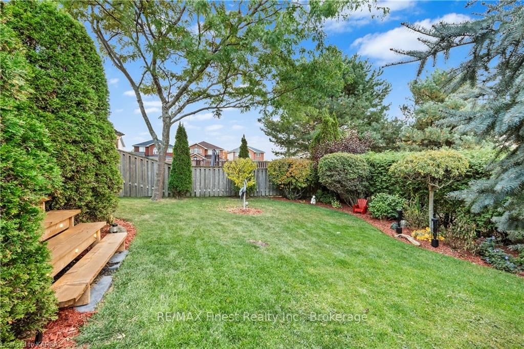 Photo 40 of 124 Nathan Court, Loyalist, Amherstview — HOMEH