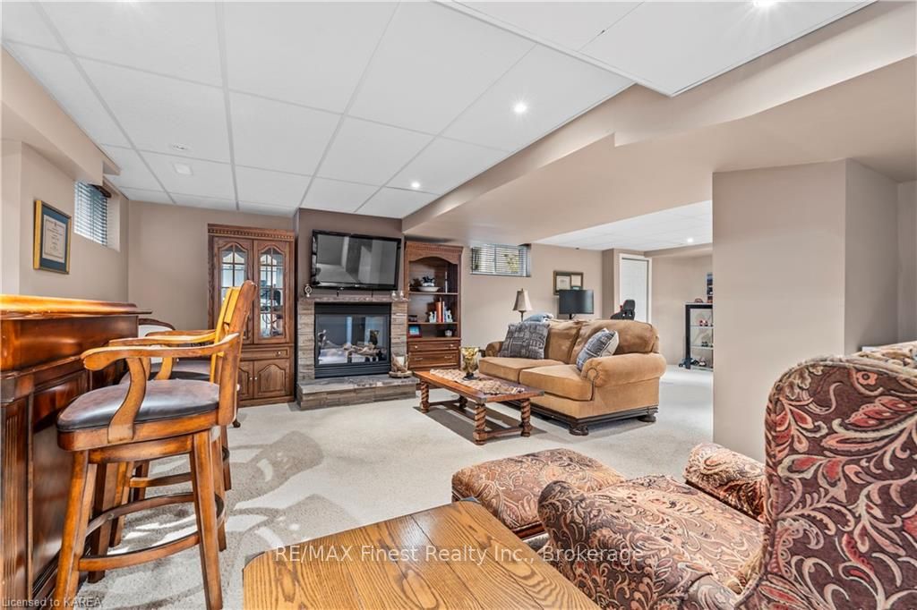 Photo 30 of 124 Nathan Court, Loyalist, Amherstview — HOMEH